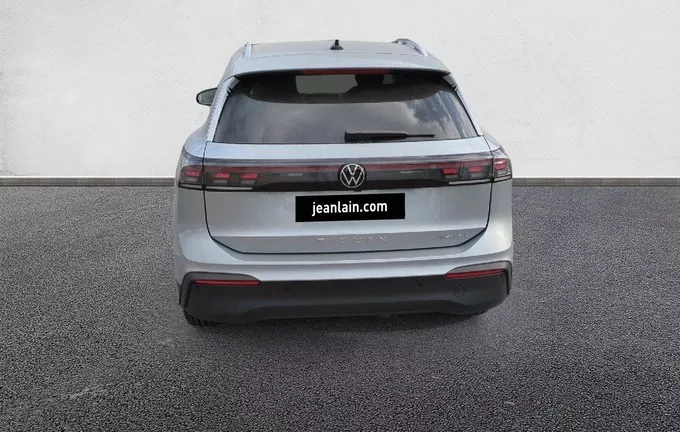 VOLKSWAGEN TIGUAN 1.5 eHybrid 204ch DSG6 VW Edition extérieur arrière 5528