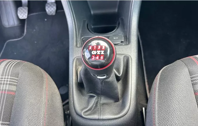 VOLKSWAGEN UP! Up 1.0 115 BlueMotion Technology BVM6 GTI photo 16 2129634