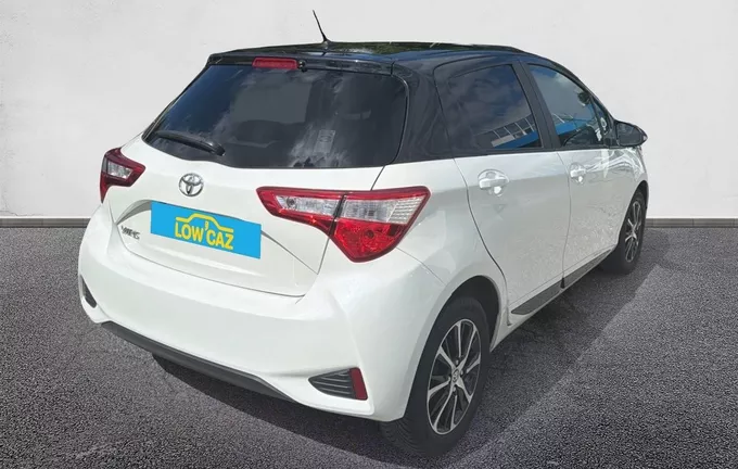 TOYOTA YARIS 110 VVT-i CVT Design extérieur trois quart arrière droit 1103250