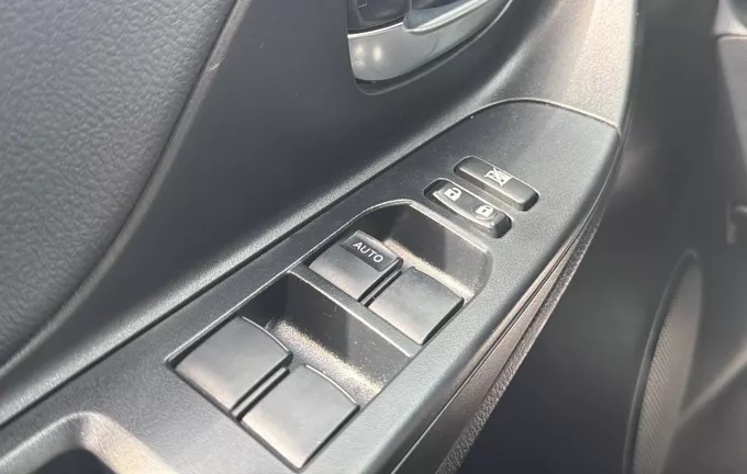 TOYOTA YARIS 110 VVT-i CVT Design photo 20 1103250