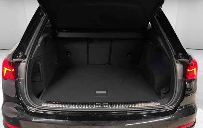 AUDI Q3 45 TFSIe 245 ch S tronic 6 S line photo 10 2132315