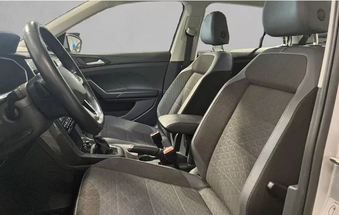 VOLKSWAGEN T-CROSS 1.0 TSI 110 Start/Stop DSG7 R-Line extérieur trois quart arrière droit 2127047
