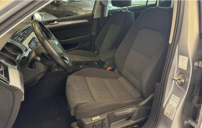 VOLKSWAGEN PASSAT SW 2.0 TDI EVO SCR 122 DSG7 extérieur trois quart arrière droit 213454