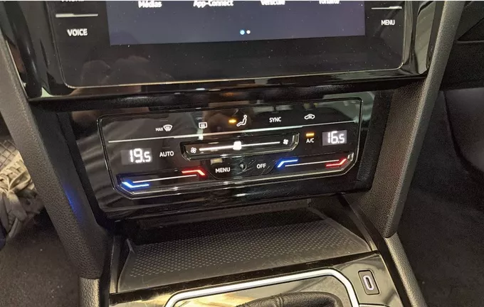 VOLKSWAGEN PASSAT SW 2.0 TDI EVO SCR 122 DSG7 photo 17 213454