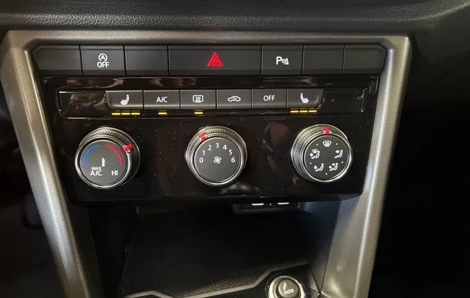 VOLKSWAGEN T-ROC 1.0 TSI 110 Start/Stop BVM6 TYPE CONFORTLINE photo 14 212814