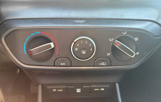 HYUNDAI BAYON 1.0 T-GDi 100 Hybrid 48V Initia photo 14 13926