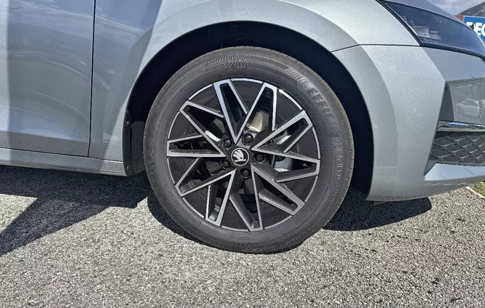 SKODA OCTAVIA Combi 1.5 TSI Hybrid 150 ch ACT DSG7 Clever photo 9 2280
