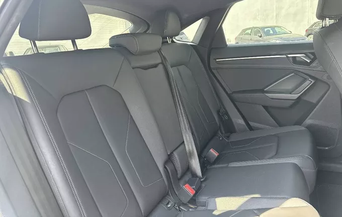 AUDI Q3 Sportback 35 TDI 150 ch S tronic 7 S line photo 17 2129952