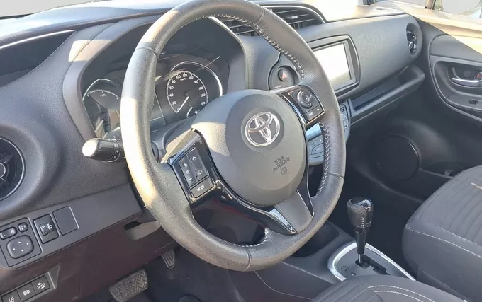 TOYOTA YARIS Hybride 100h Dynamic photo 12 1103990