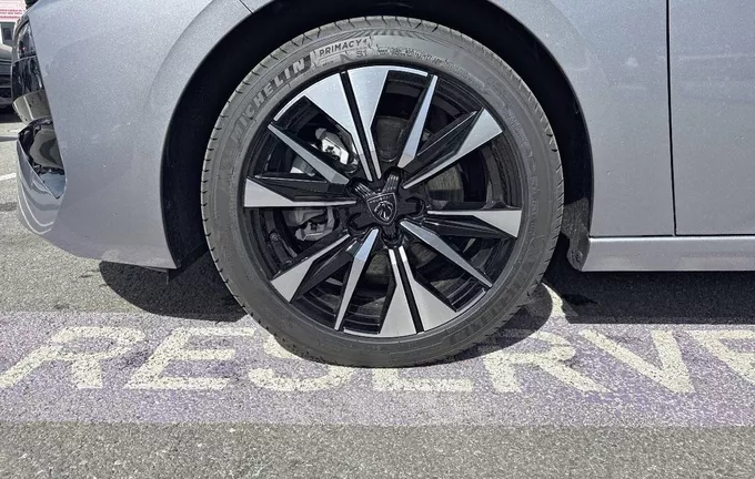 PEUGEOT 308 Hybrid 145 e-DCS6 Allure photo 13 945184