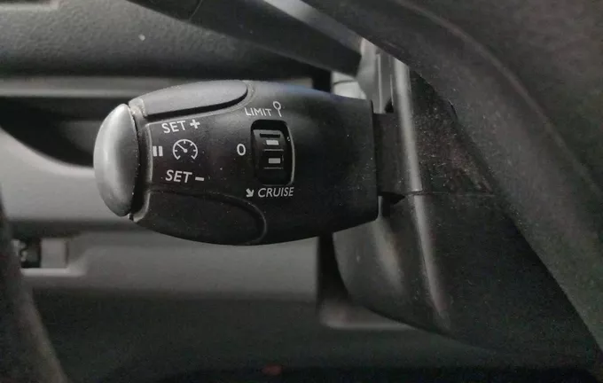 PEUGEOT E-EXPERT COMBI Expert Long Electrique 50 kWh 136ch photo 17 944767
