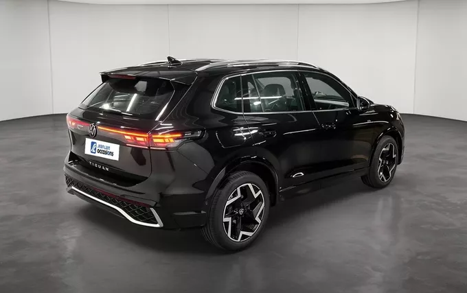 VOLKSWAGEN TIGUAN 2.0 TDI 150ch DSG7 R-Line Exclusive extérieur trois quart arrière droit 2131642