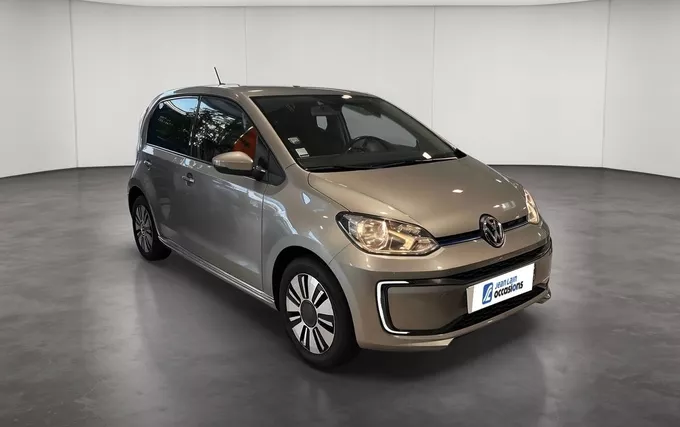 VOLKSWAGEN E-UP! e-UP Electrique extérieur trois quart avant droit 2132018