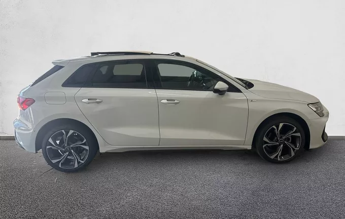 AUDI A3 Sportback TDI 150 S tronic 7 S line extérieur côté droit 2130383