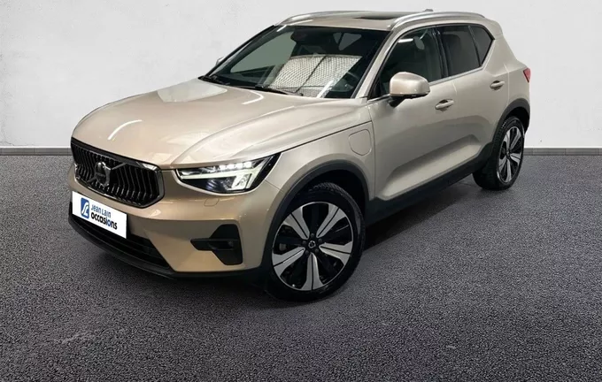 VOLVO XC40 T4 Recharge 129+82 ch DCT7 Ultimate extérieur trois quart avant gauche 2125862