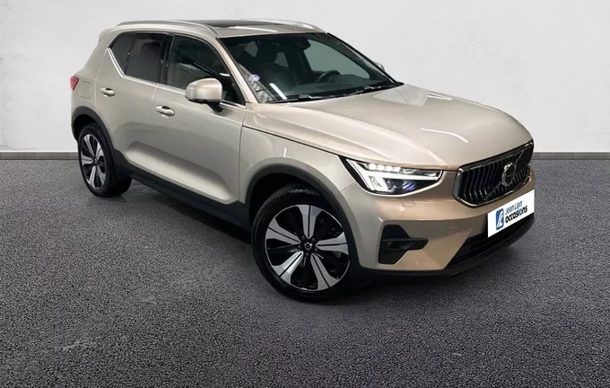 VOLVO XC40 T4 Recharge 129+82 ch DCT7 Ultimate extérieur trois quart avant droit 2125862