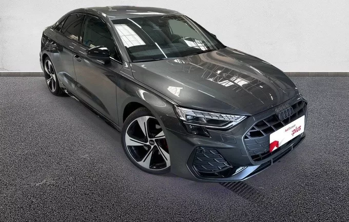 AUDI A3 Berline TFSI Mild Hybrid 150 S tronic 7 S line extérieur trois quart avant droit 2132542