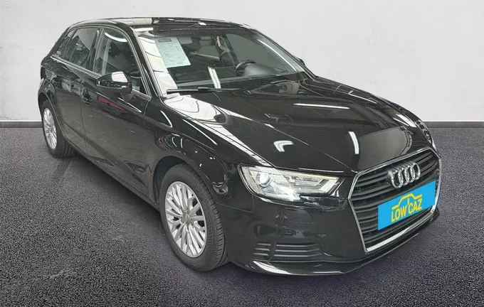 AUDI A3 Sportback 1.6 TDI 116 S tronic 7 Business line extérieur trois quart avant droit 213181