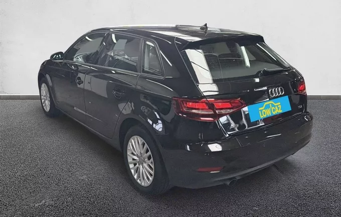 AUDI A3 Sportback 1.6 TDI 116 S tronic 7 Business line extérieur trois quart arrière gauche 213181