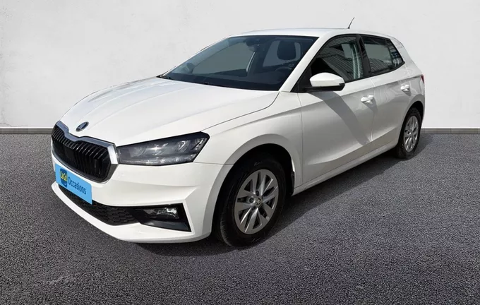 SKODA FABIA 1.0 TSI 110 ch DSG7 Ambition extérieur trois quart avant gauche 2125812