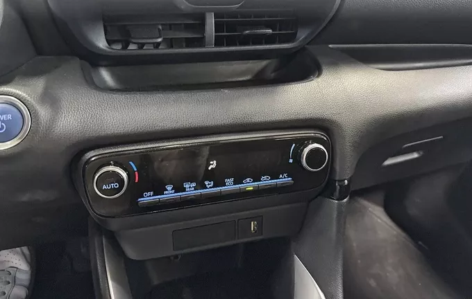 TOYOTA YARIS Hybride 116h Dynamic photo 14 1103347