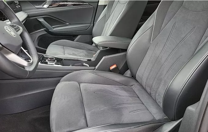 VOLKSWAGEN TIGUAN 2.0 TDI 150ch DSG7 Elegance extérieur trois quart arrière droit 2128110