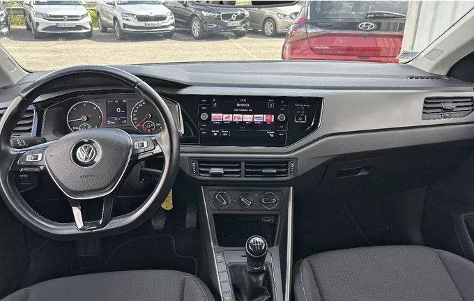 VOLKSWAGEN POLO 1.6 TDI 80 S&S BVM5 Confortline Business extérieur trois quart avant droit 212953