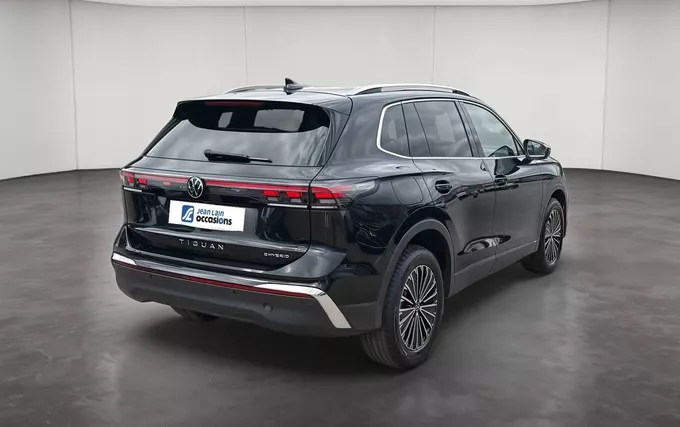VOLKSWAGEN TIGUAN 1.5 eHybrid 272ch DSG6 Elegance extérieur trois quart arrière droit 2130983