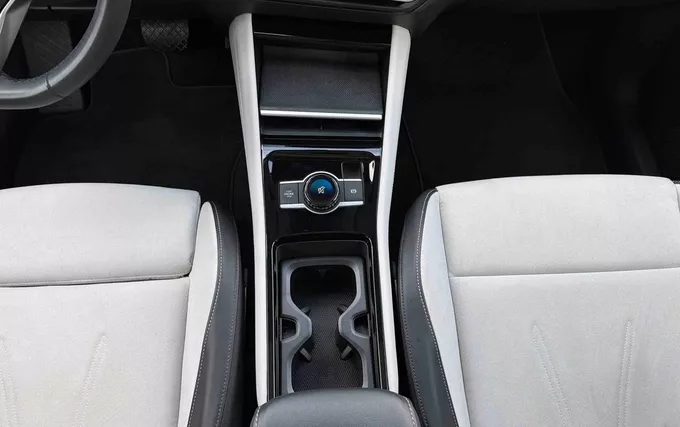 VOLKSWAGEN TIGUAN 1.5 eHybrid 272ch DSG6 Elegance photo 14 2130983