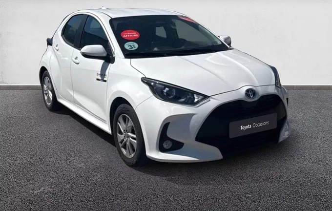 TOYOTA YARIS Hybride 116h Dynamic Business extérieur trois quart avant droit 1103760