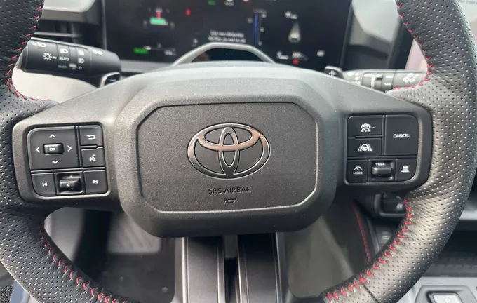 TOYOTA RAV4 Hybride 194 ch AWD-i GR SPORT photo 12 127109