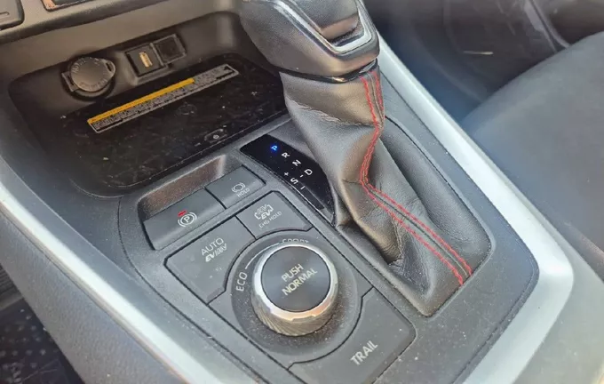 TOYOTA RAV4 Hybride Rechargeable AWD photo 13 1103643