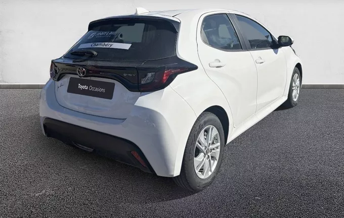 TOYOTA YARIS Hybride 116h Dynamic Business extérieur trois quart arrière droit 1103892