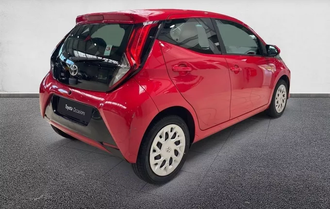 TOYOTA AYGO 1.0 VVT-i x-shift x-play extérieur trois quart arrière droit 1103718