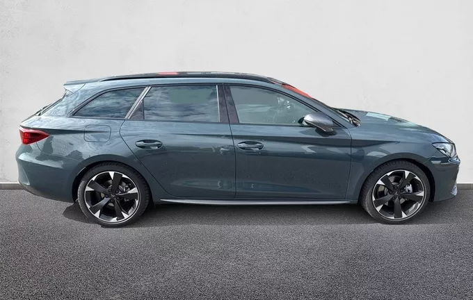 CUPRA LEON Sportstourer eHybrid 204 ch DSG6 V extérieur côté droit 2054