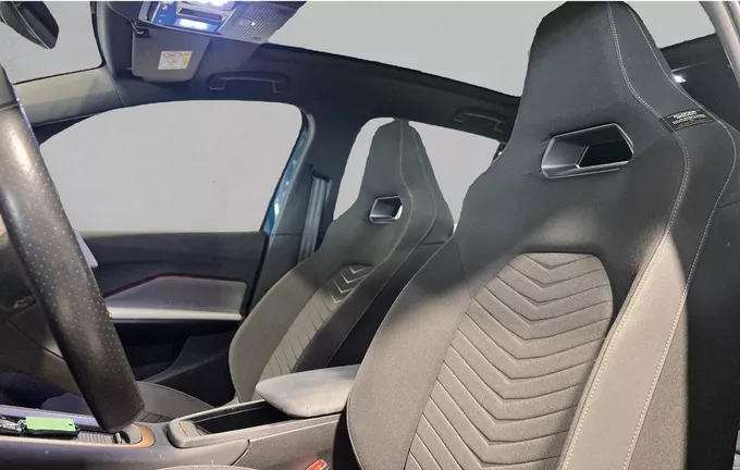 CUPRA BORN 204 ch - Batterie L V extérieur trois quart arrière droit 2130672