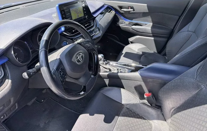 TOYOTA C-HR Hybride 2.0L Graphic photo 11 1103409