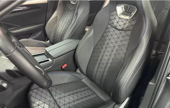 VOLKSWAGEN PASSAT 1.5 eHybrid 272 DSG6 R-Line extérieur trois quart arrière droit 2129537