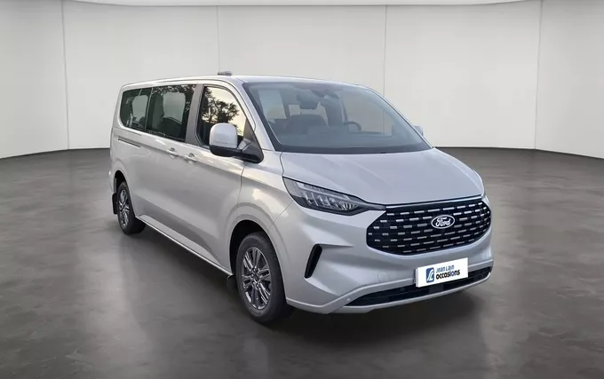 FORD TOURNEO Custom 320 L2H1 2.0 EcoBlue 170 ch BVA8 Titanium extérieur trois quart avant droit 106368