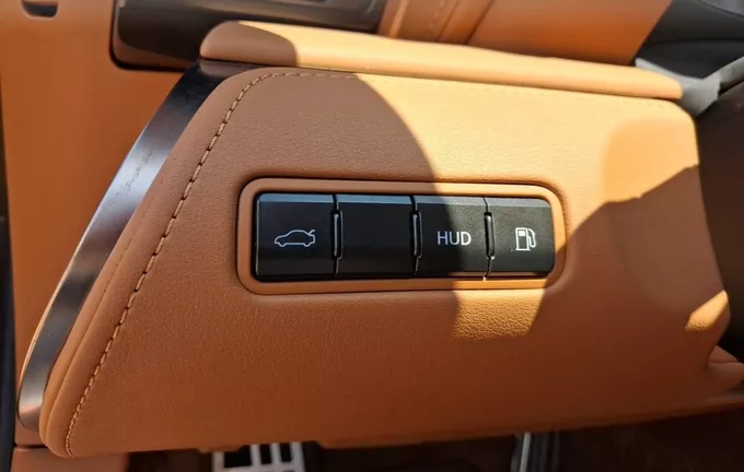 LEXUS LC 500h Sport+ photo 23 1103257