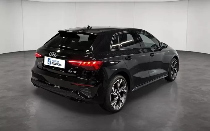 AUDI A3 Sportback 35 TDI 150 S tronic 7 S Line extérieur trois quart arrière droit 2133309