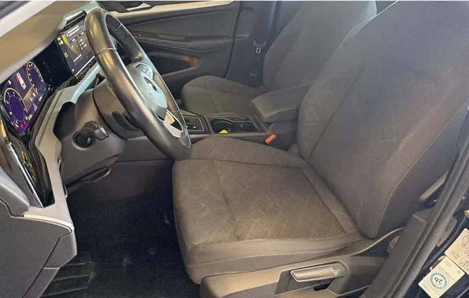 VOLKSWAGEN GOLF SW 2.0 TDI SCR 115 DSG7 Life extérieur trois quart arrière droit 213330
