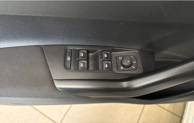 VOLKSWAGEN POLO 1.0 TSI 95 S&S BVM5 photo 17 2127632