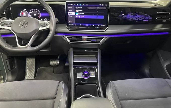 VOLKSWAGEN TIGUAN 1.5 eTSI 150ch DSG7 Elegance extérieur trois quart avant droit 2132610