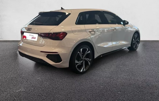 AUDI A3 Sportback 35 TFSI Mild Hybrid 150 S tronic 7 S Line extérieur trois quart arrière droit 2131475