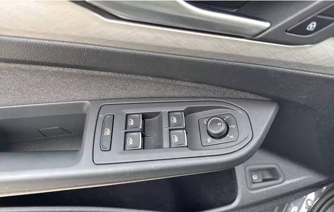 VOLKSWAGEN GOLF 1.5 eHybrid 204 DSG6 VW Edition photo 14 2128496