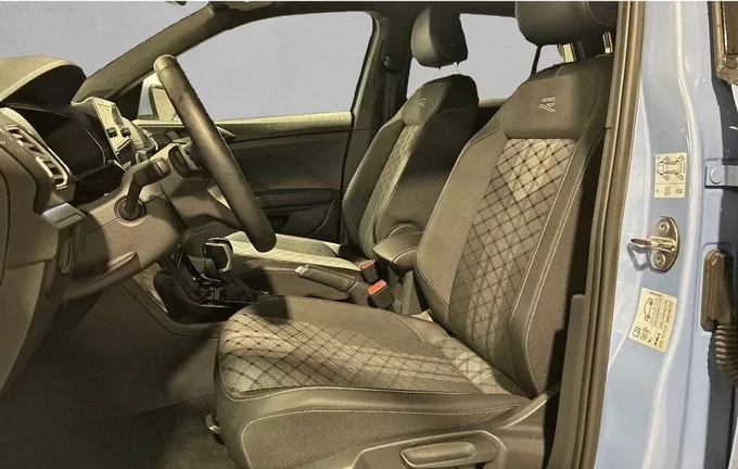 VOLKSWAGEN T-CROSS 1.0 TSI 116 Start/Stop DSG7 R-Line Edition extérieur trois quart arrière droit 2122431