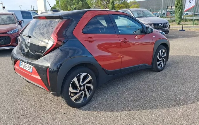 TOYOTA AYGO X 1.0 VVT-i 72 S-CVT Design extérieur trois quart arrière droit 1103824