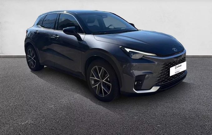 LEXUS LBX 2WD Cool extérieur trois quart avant droit 1103748