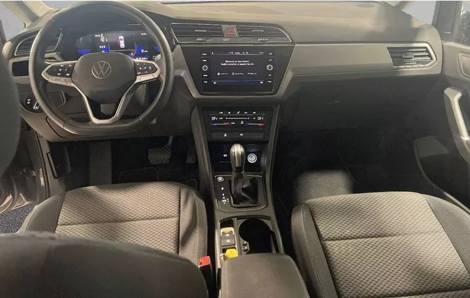 VOLKSWAGEN TOURAN 1.5 TSI EVO 150 DSG7 5pl Life Plus extérieur trois quart avant droit 2131238